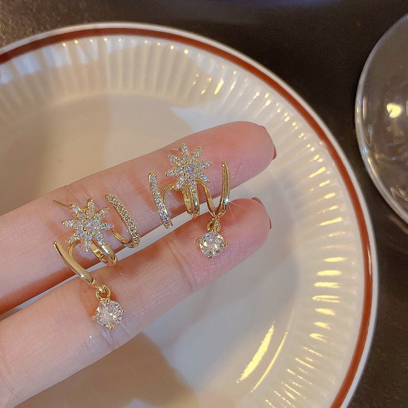 ✨Upgraded version💎2026 NEW STYLE💎Sparkling Claw Earrings for Women，✅ Limited time offer – trendy earrings! Grab your pair before they're gone! 💎👂