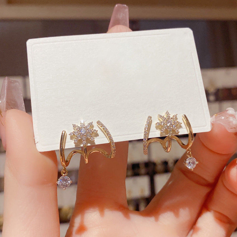 ✨Upgraded version💎2026 NEW STYLE💎Sparkling Claw Earrings for Women，✅ Limited time offer – trendy earrings! Grab your pair before they're gone! 💎👂
